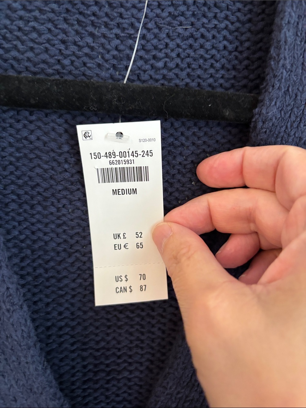Abercrombie & Fitch Navy V-Neck Button Cardigan cropped chunky women’s MD soft - Picture 3 of 7